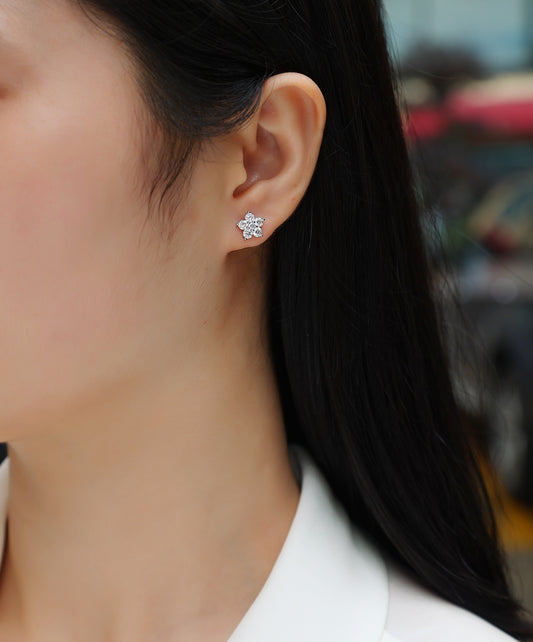 Paris Flower – Luxurious Moissanite Stud Earrings in S925 Sterling Silver with Platinum Plating